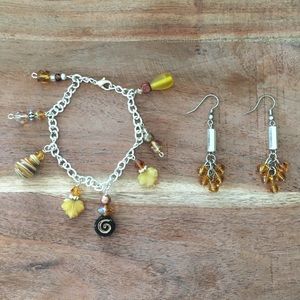 BOGO JEWELRY 2/$10! EUC Bracelet & Earrings Set